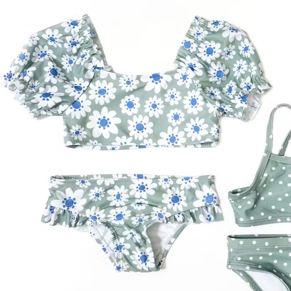 3T. Worn once. EUC. Floral Puff Sleeve Bikini Set